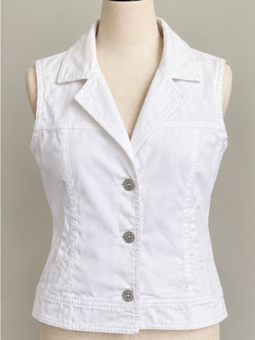 White Sleeveless Button-Front Vest with Notched Collar